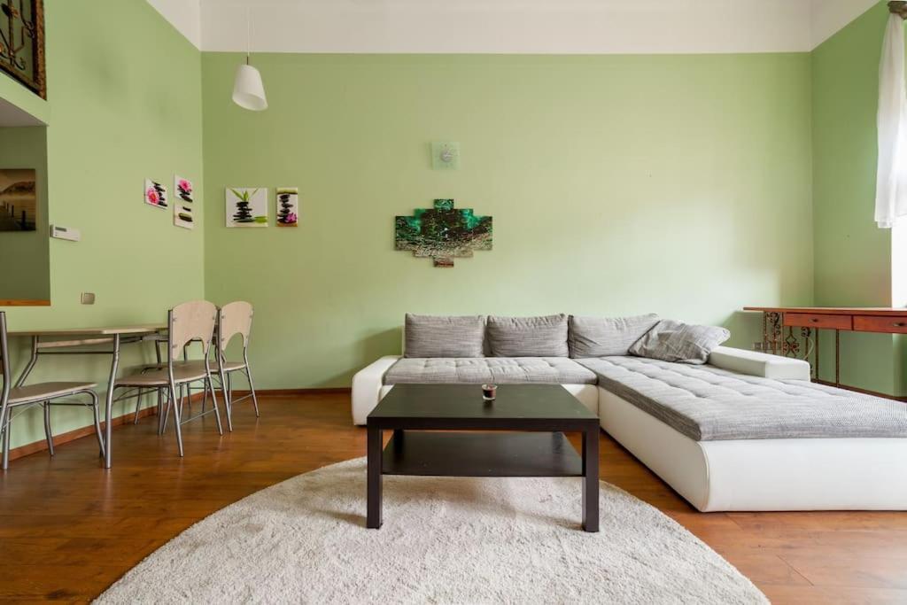 Apartamento Main Street / Heart Of Bp Budapeste